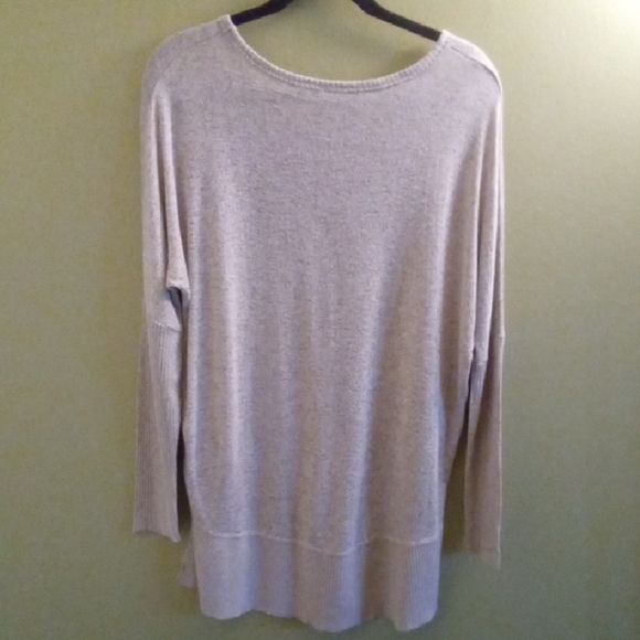 Womans XS SO Tan Relaxed Asymmetrical Long Sleeve Tunic Stretchy Lightweight - Picture 3 of 3